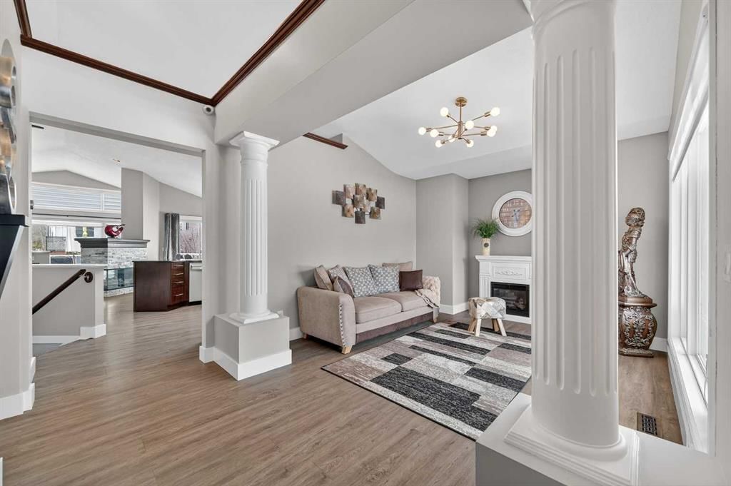 140 Citadel Park NW, Calgary — photo 3 of 50