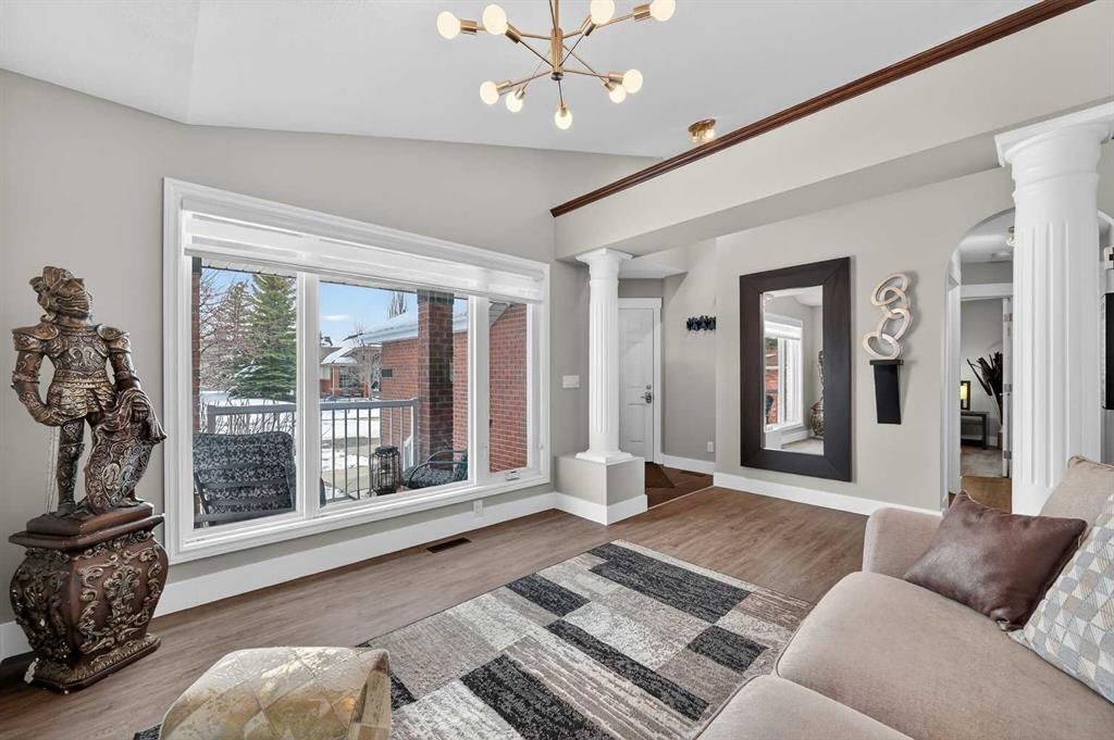140 Citadel Park NW, Calgary — photo 4 of 50