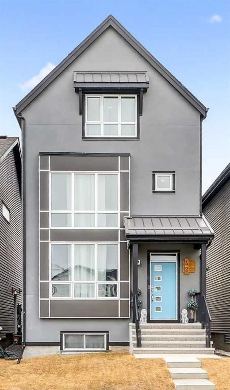 42 Heirloom Manor SE, Calgary — photo 4 of 50