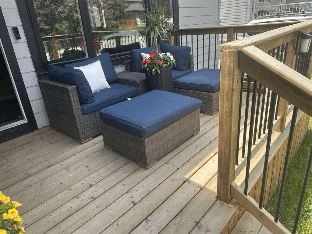 15 Brookmere Place SW, Calgary — photo 3 of 37