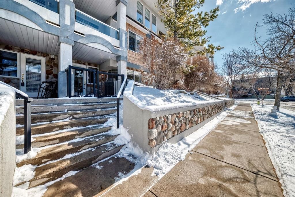 104, 2422 Erlton Street SW, Calgary — photo 3 of 40