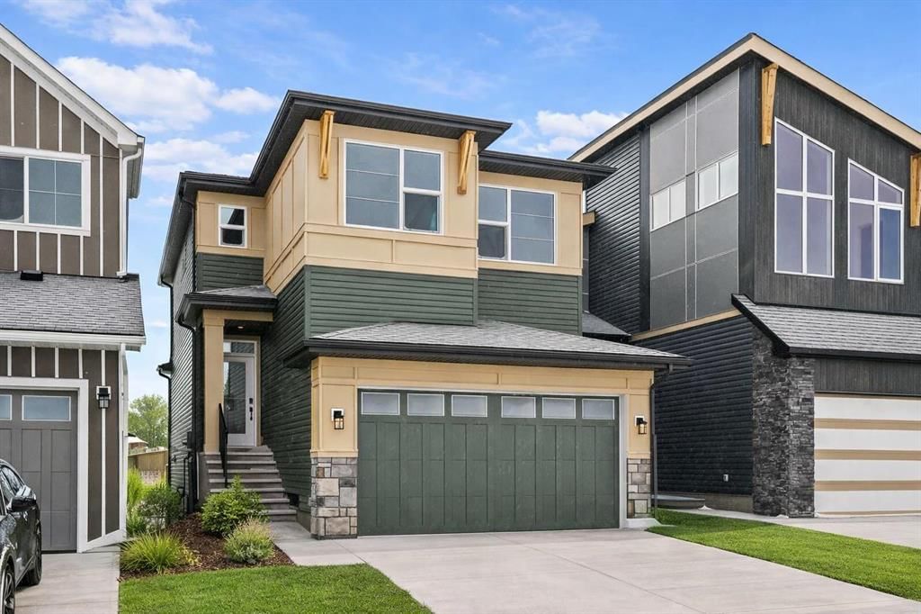 215 Silver Spruce Grove SW, Calgary — main listing photo