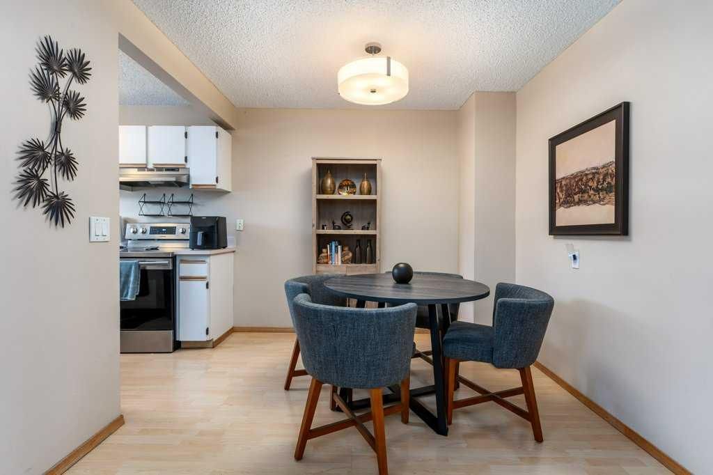 76, 7172 Coach Hill Road SW, Calgary — photo 3 of 19
