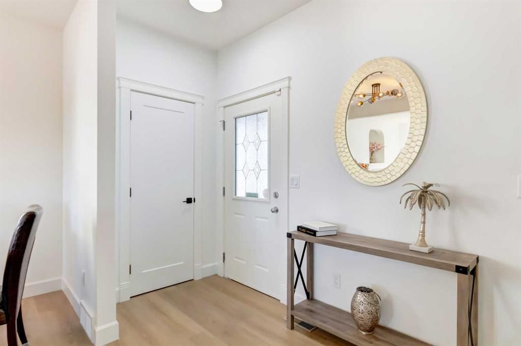 37 Royal Birch Landing NW, Calgary — photo 2 of 37
