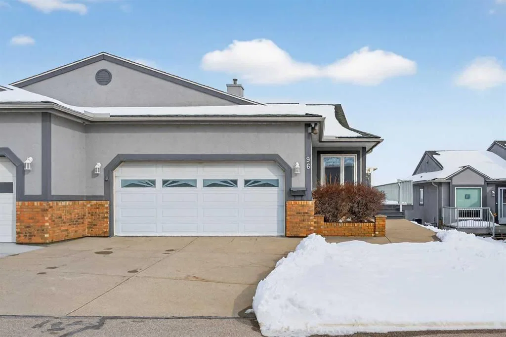 96 Norquay Heights NW, Calgary — main listing photo