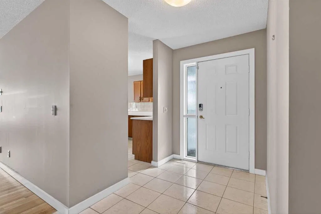 96 Norquay Heights NW, Calgary — photo 5 of 50