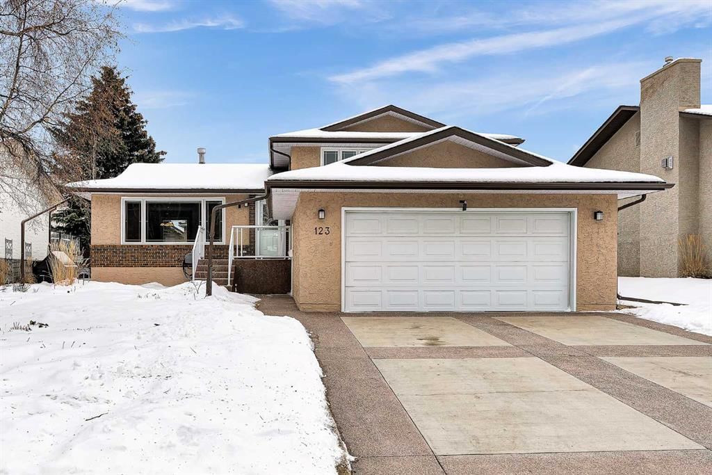 123 Valhalla Crescent NW, Calgary — main listing photo