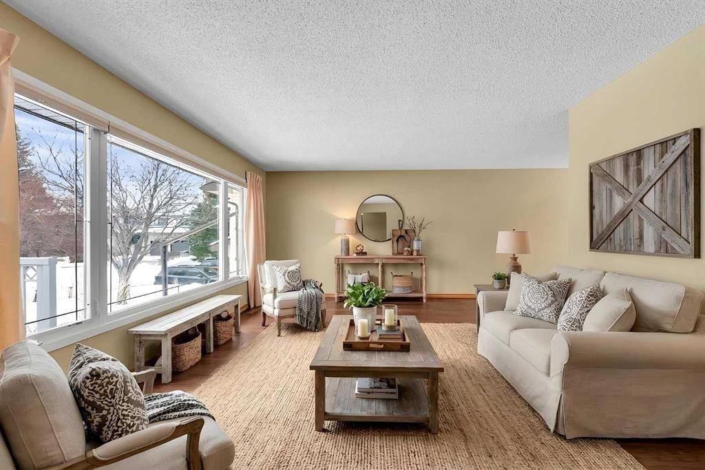 123 Valhalla Crescent NW, Calgary — photo 5 of 50