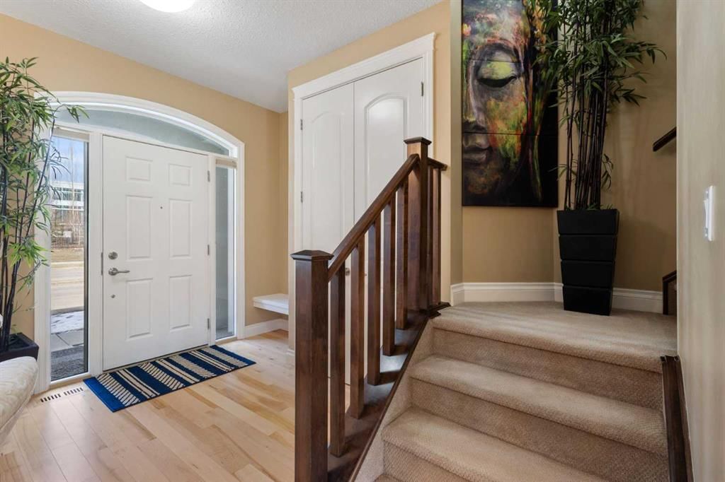 536 Quarry Park Boulevard SE, Calgary — photo 2 of 41