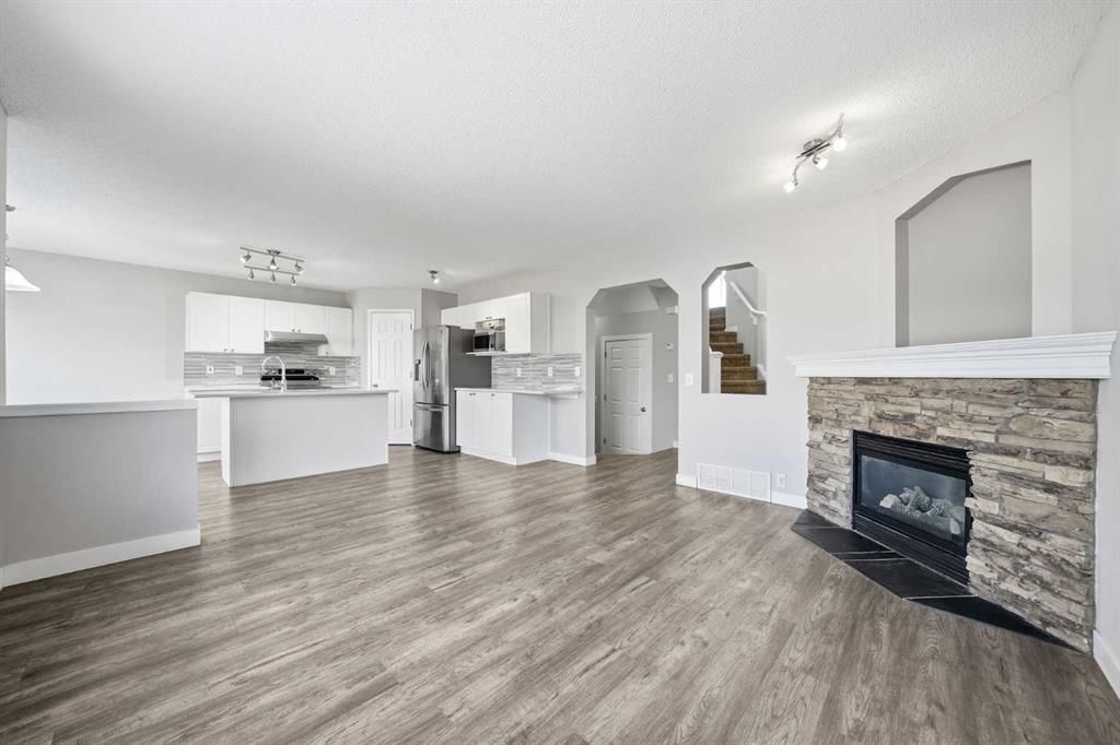 83 Cranfield Crescent SE, Calgary — photo 4 of 48