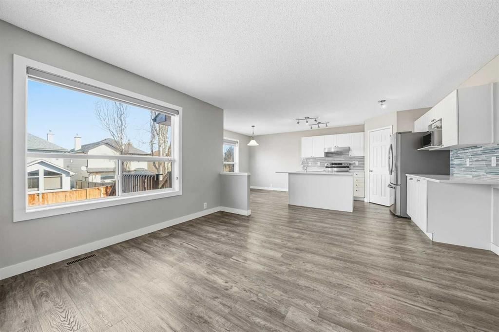 83 Cranfield Crescent SE, Calgary — photo 5 of 48