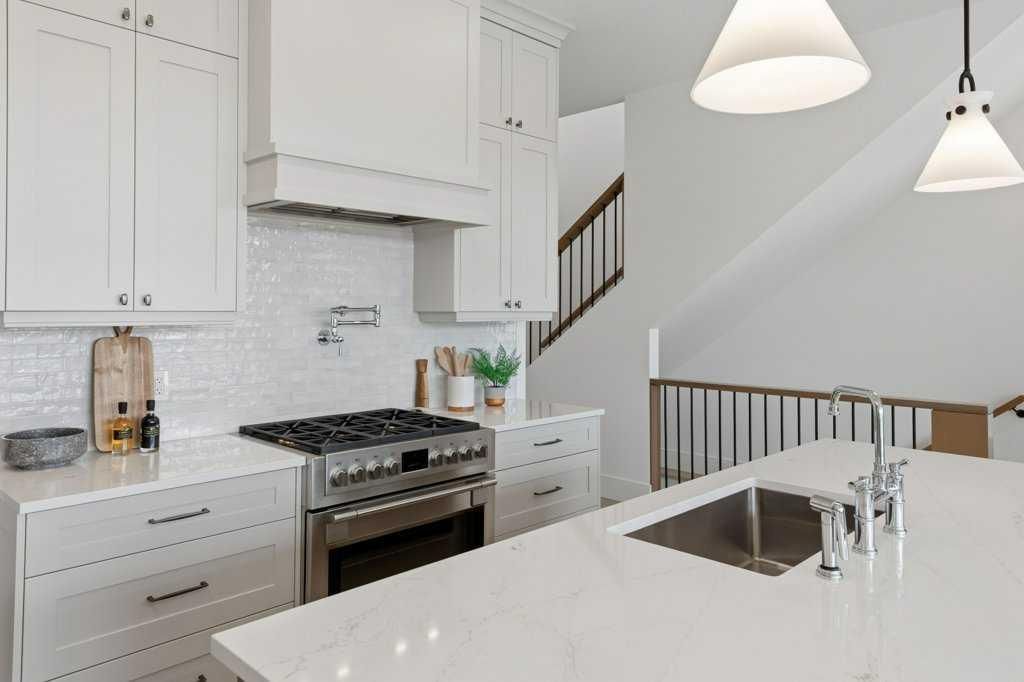 136 Creekstone Hill SW, Calgary — photo 5 of 50