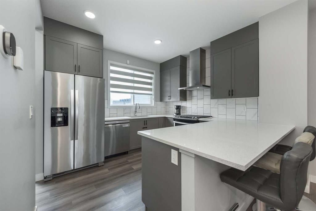 237 Belmont Street SW, Calgary — photo 4 of 40