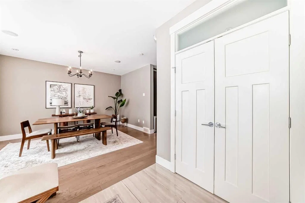 2117 51 Avenue SW, Calgary — photo 3 of 50