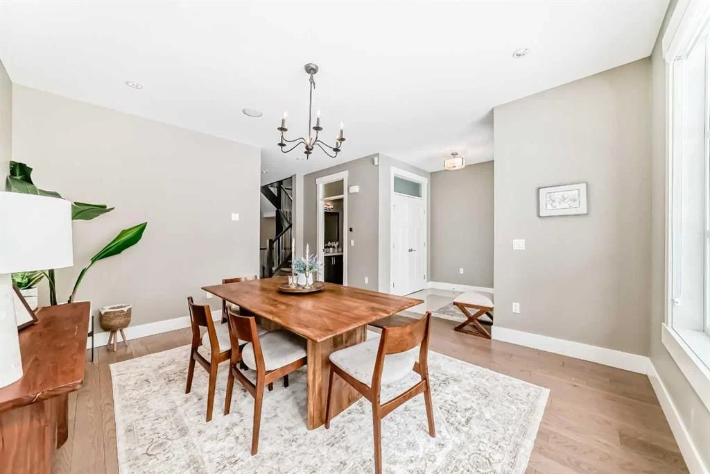 2117 51 Avenue SW, Calgary — photo 5 of 50