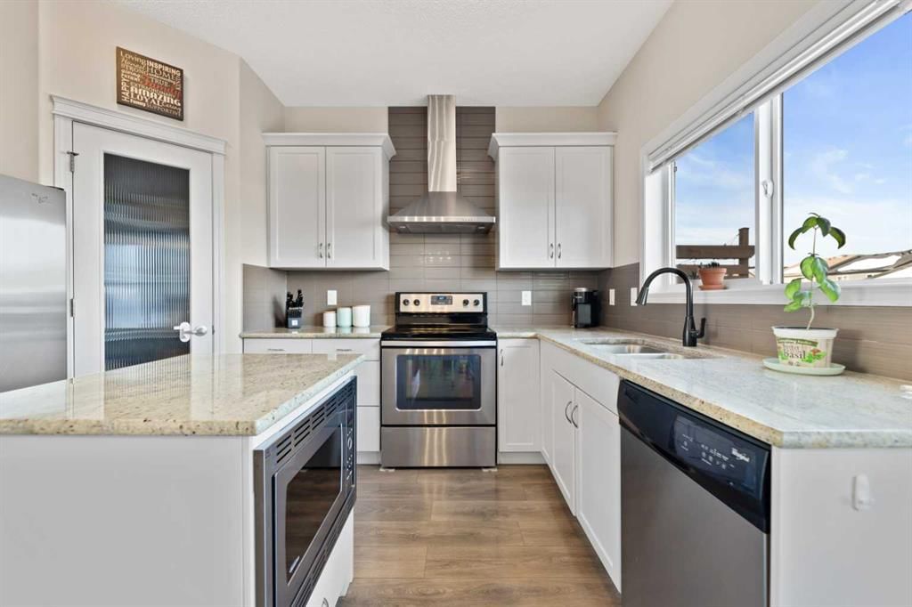 159 Evansborough Crescent NW, Calgary — photo 3 of 27