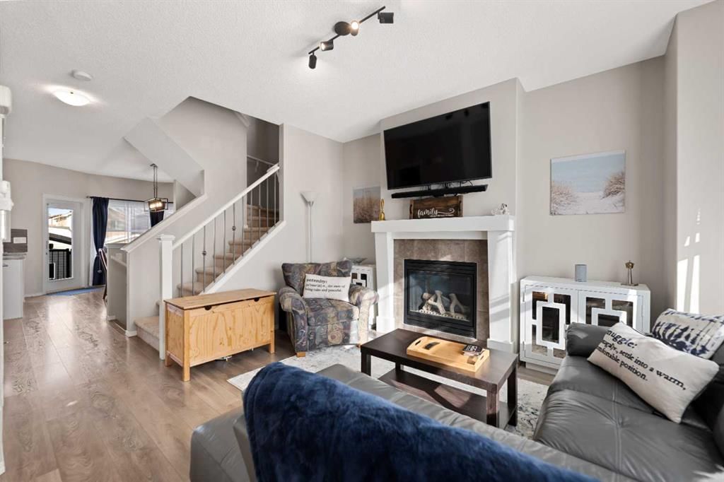159 Evansborough Crescent NW, Calgary — photo 5 of 27