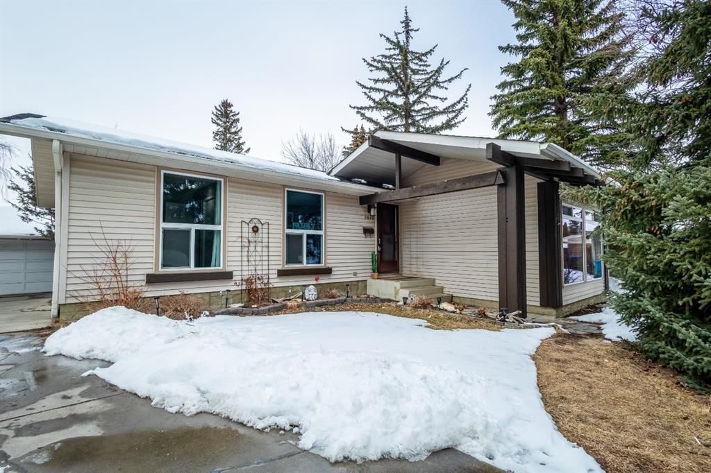 5617 Dalcastle Hill NW, Calgary — main listing photo