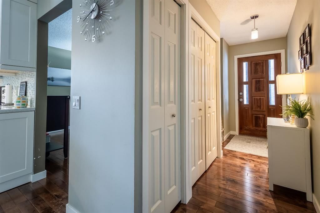 5617 Dalcastle Hill NW, Calgary — photo 2 of 50