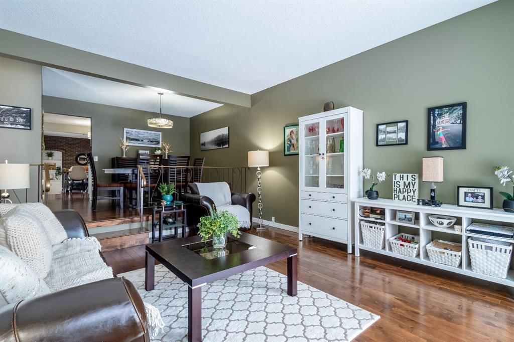 5617 Dalcastle Hill NW, Calgary — photo 4 of 50