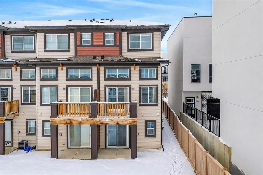 516 Sage Hill Grove NW, Calgary — photo 3 of 33