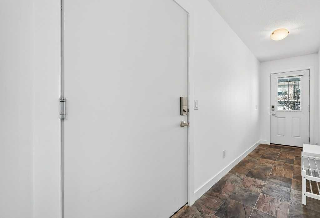 516 Sage Hill Grove NW, Calgary — photo 4 of 33