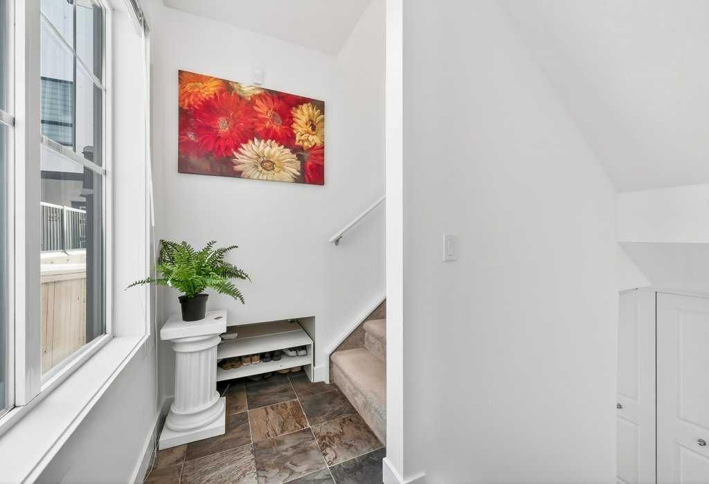 516 Sage Hill Grove NW, Calgary — photo 5 of 33