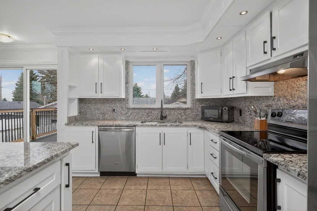 4119 Doverview Drive SE, Calgary — photo 3 of 47