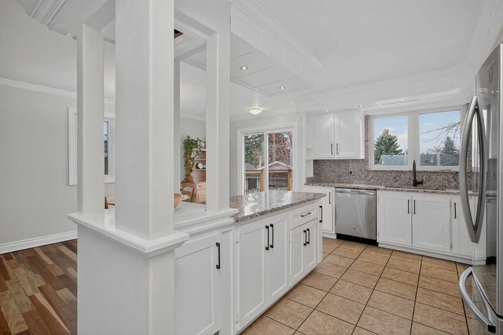 4119 Doverview Drive SE, Calgary — photo 4 of 47