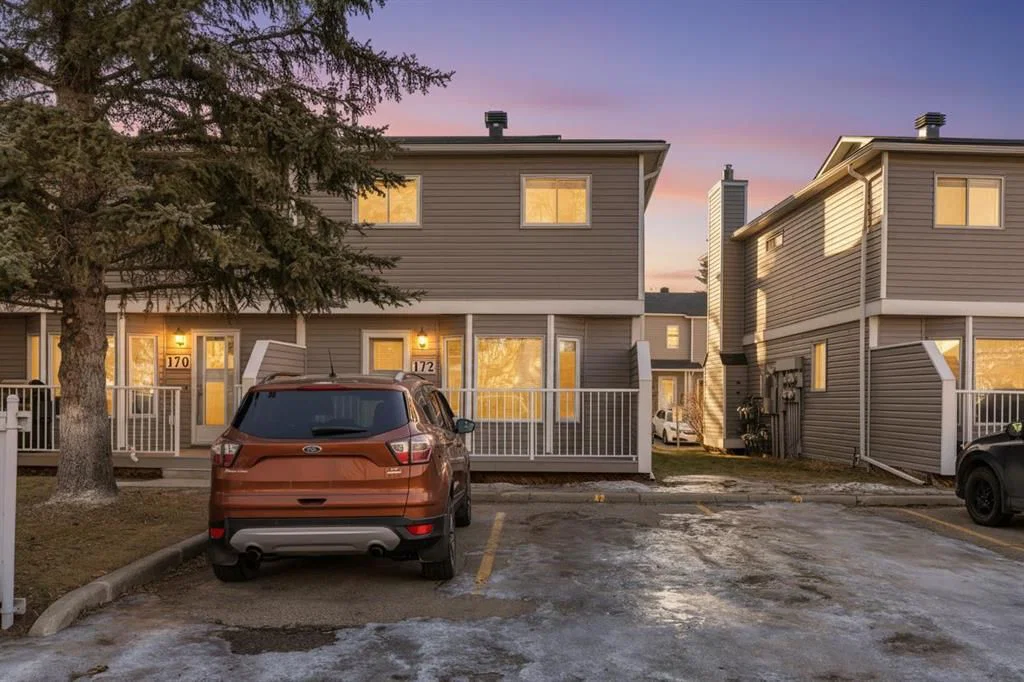 172 Riverglen Park SE, Calgary — photo 2 of 37
