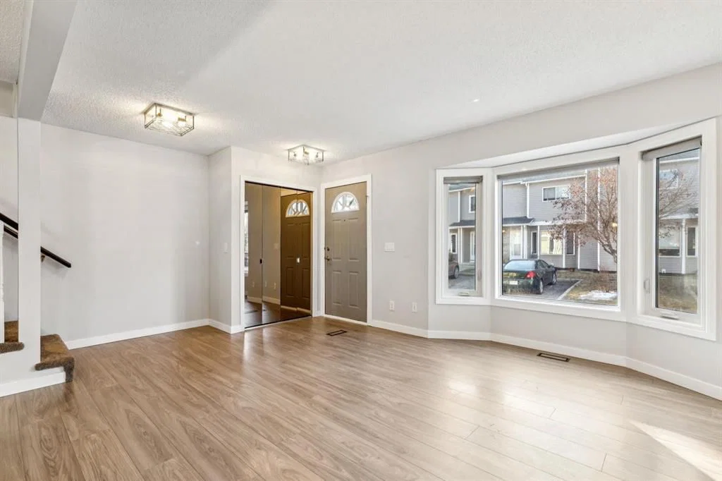 172 Riverglen Park SE, Calgary — photo 5 of 37
