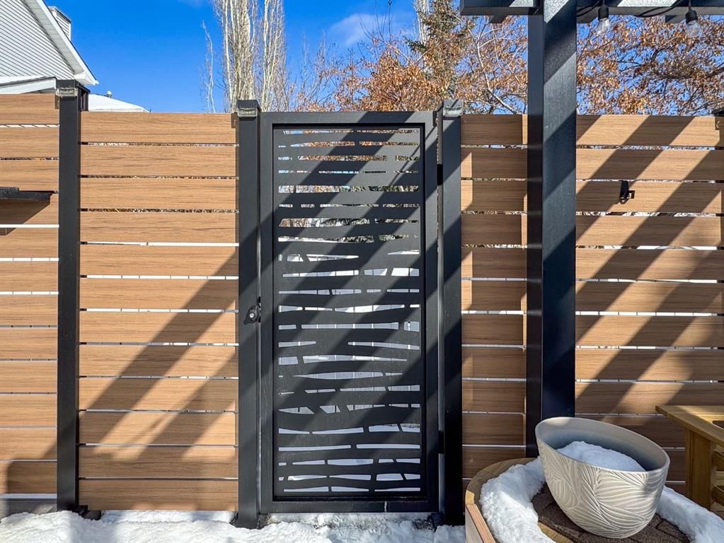 87 Hidden Green NW, Calgary — photo 4 of 38