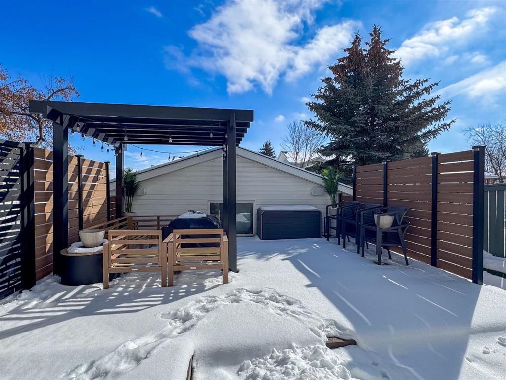 87 Hidden Green NW, Calgary — photo 5 of 38