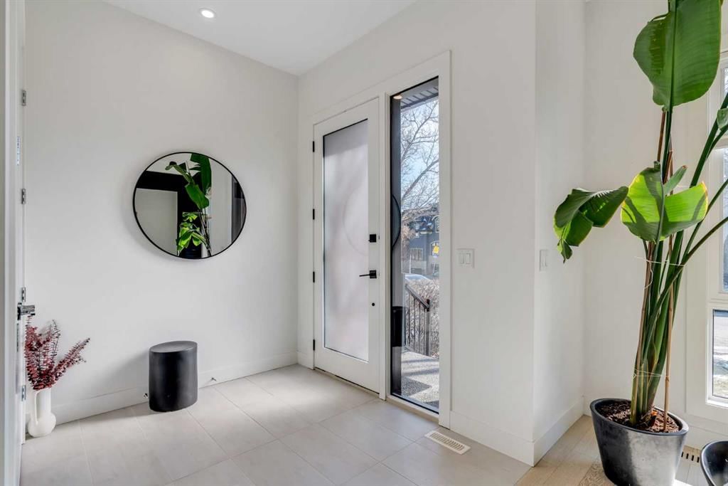 2839 35 Street SW, Calgary — photo 3 of 48