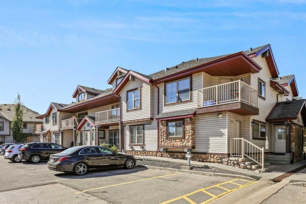 104, 15 Everridge Square SW, Calgary — main listing photo