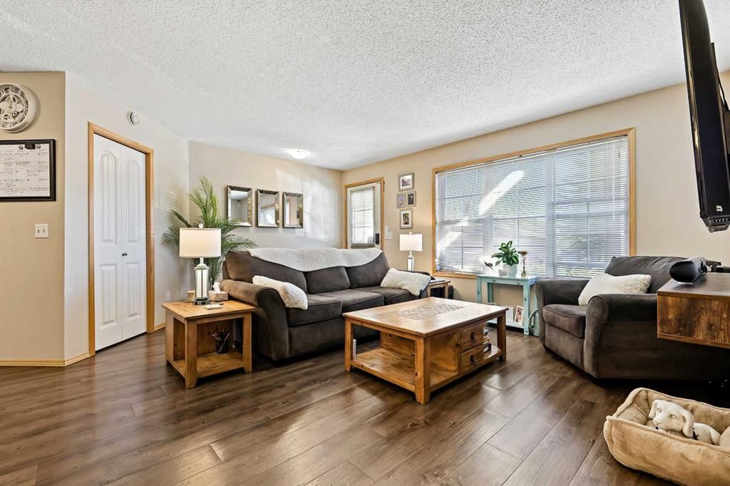 104, 15 Everridge Square SW, Calgary — photo 4 of 20