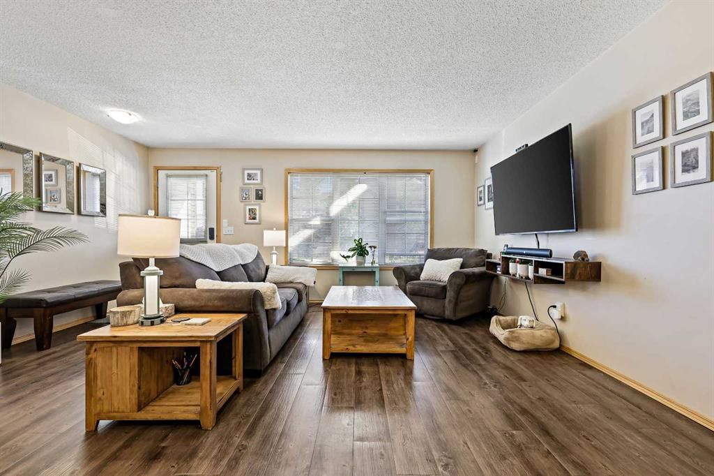 104, 15 Everridge Square SW, Calgary — photo 5 of 20