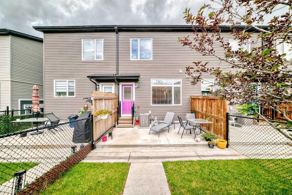342 Redstone Boulevard NE, Calgary — photo 2 of 34