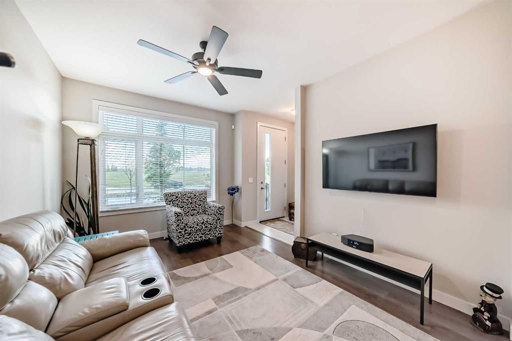 342 Redstone Boulevard NE, Calgary — photo 4 of 34