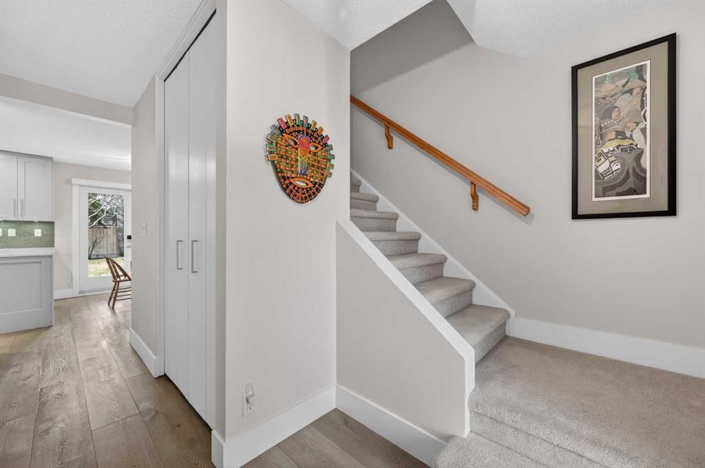 2424 Palisade Drive SW, Calgary — photo 2 of 29