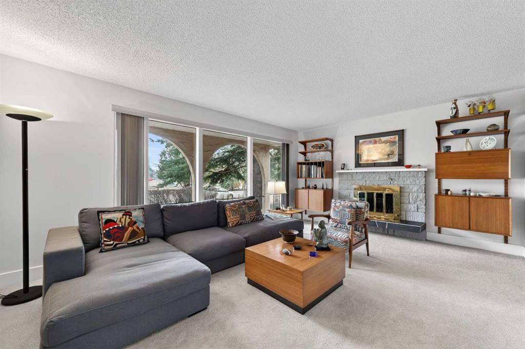 2424 Palisade Drive SW, Calgary — photo 3 of 29