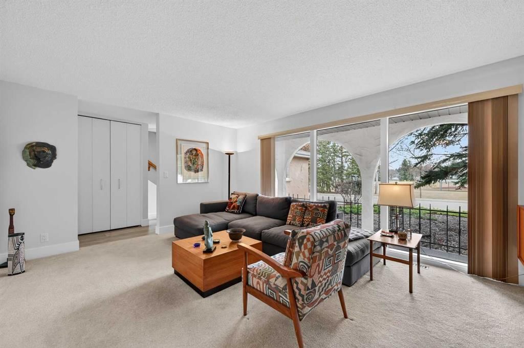 2424 Palisade Drive SW, Calgary — photo 4 of 29