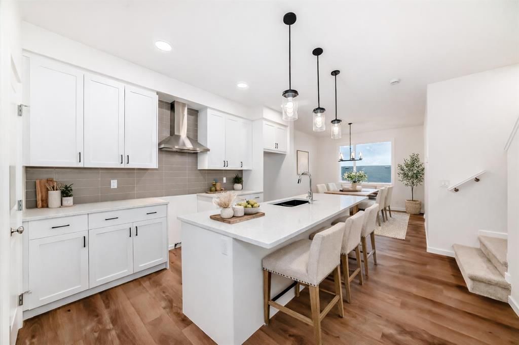 62 Starling Boulevard NW, Calgary — main listing photo