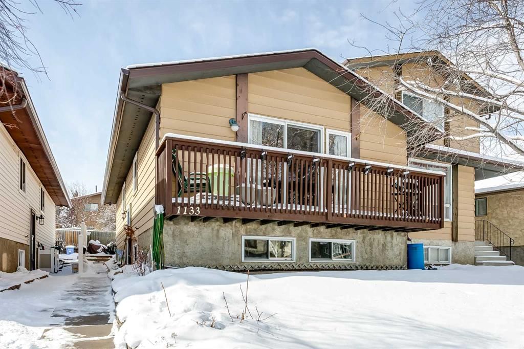 1133 Berkley Drive NW, Calgary — main listing photo