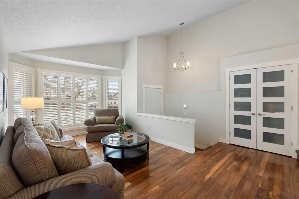 230 Signal Hill Place SW, Calgary — photo 5 of 48