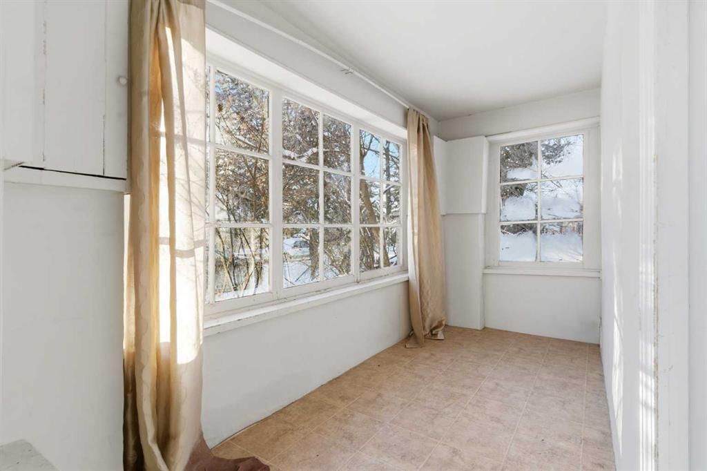 310 10 Avenue NE, Calgary — photo 3 of 41