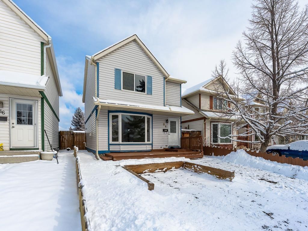 84 Queen Anne Close SE, Calgary — photo 2 of 28