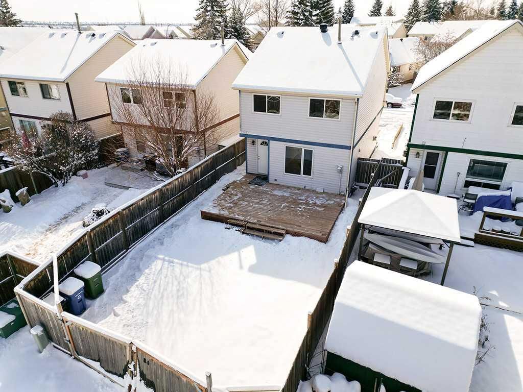 84 Queen Anne Close SE, Calgary — photo 4 of 28