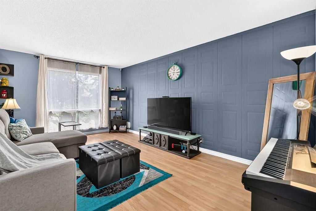3321 56 Street NE, Calgary — photo 4 of 23