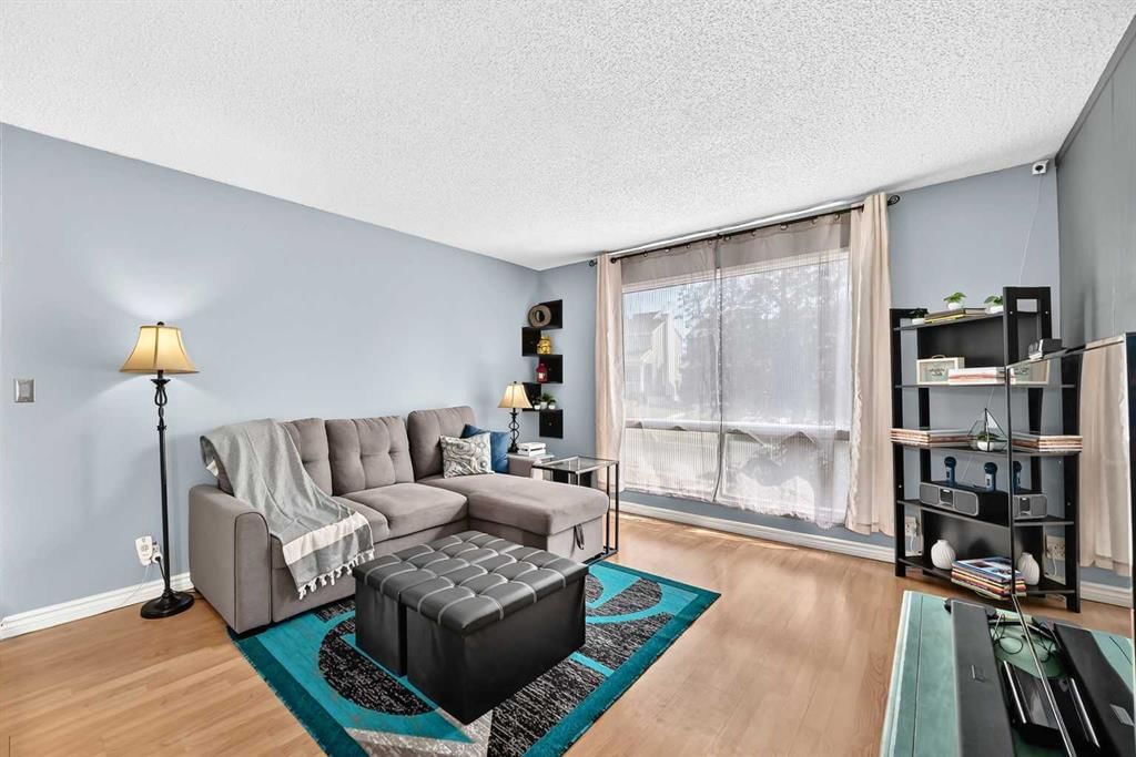 3321 56 Street NE, Calgary — photo 5 of 23